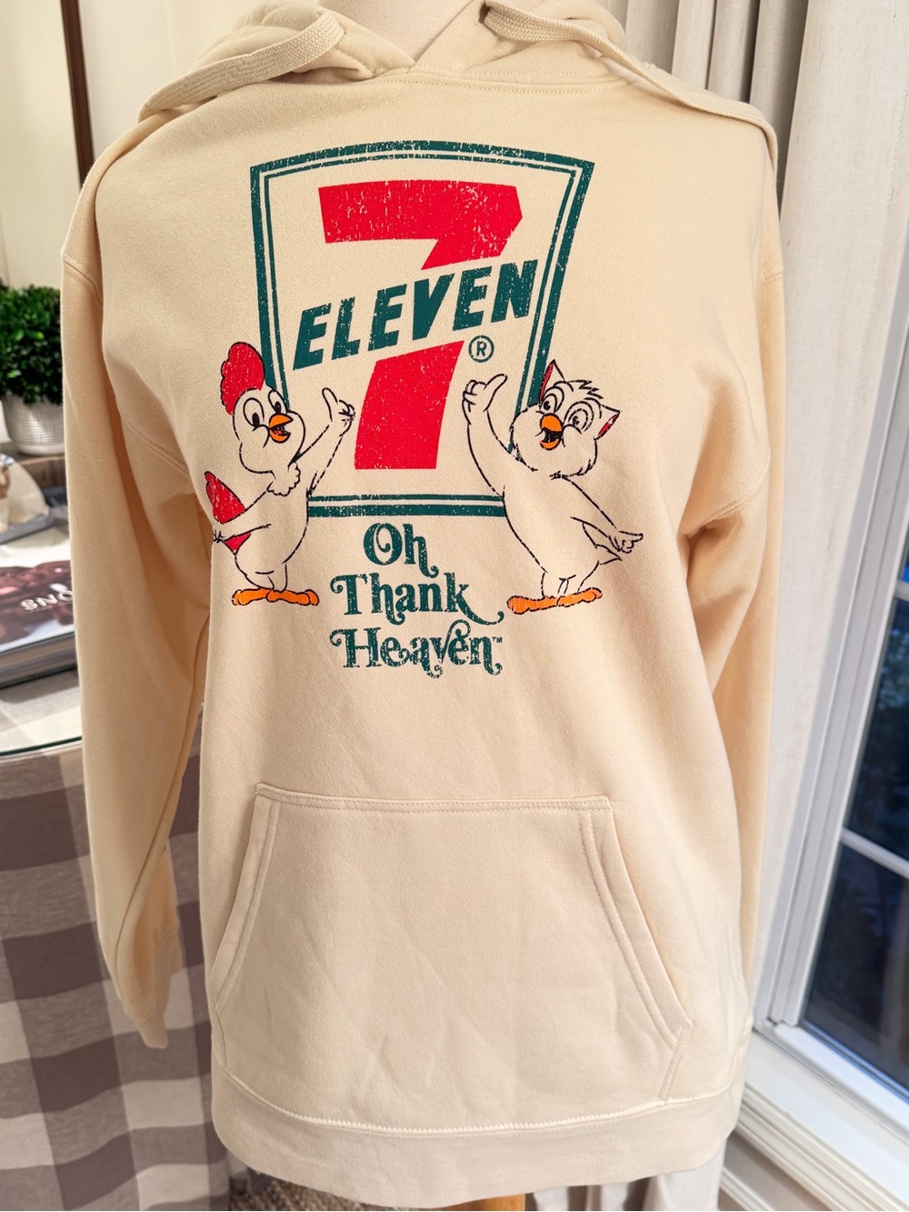 7 Eleven Vintage style hoodie. Men’s size M